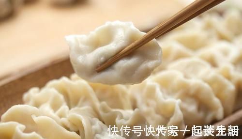 速冻水饺|煮水饺有2个“坑”,用正确的方法煮饺子,煮的饺子不粘也不破皮