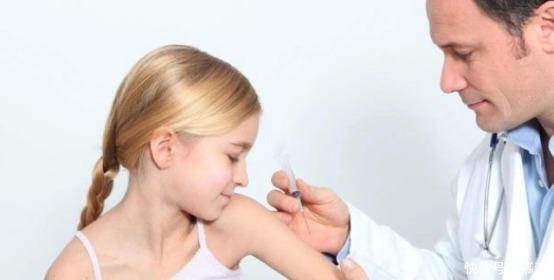 给孩子打完疫苗后, 一定要记得这三件事情, 不然会影响孩子成长！