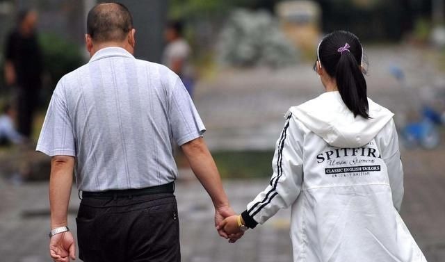 孩子|14岁花季少女“看光碟”两次怀孕,父母的疏忽大意,结果无法挽回