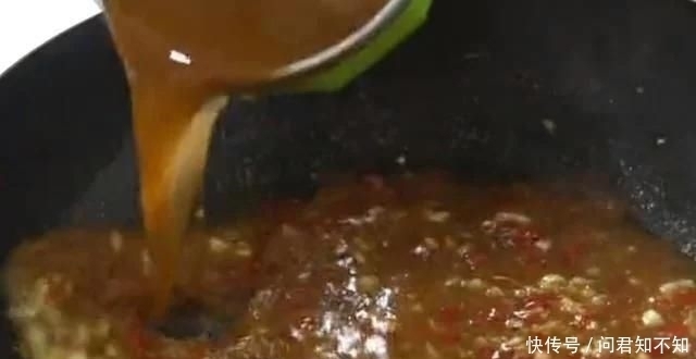 过瘾|白萝卜最好吃的做法,不水煮不油炸,鲜嫩又多汁,一口一个真过瘾