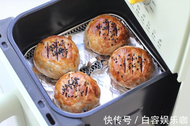 老婆饼|解锁手抓饼新吃法,包入紫薯馅,外皮酥脆内馅香甜,简单零失败!