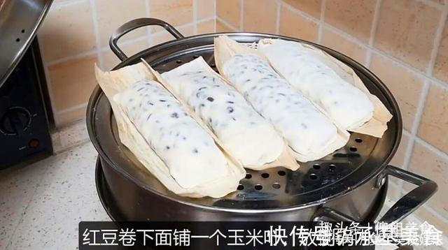 我家红豆从来不熬粥喝，加一碗玉米面，上锅一蒸，出锅馋着流口水