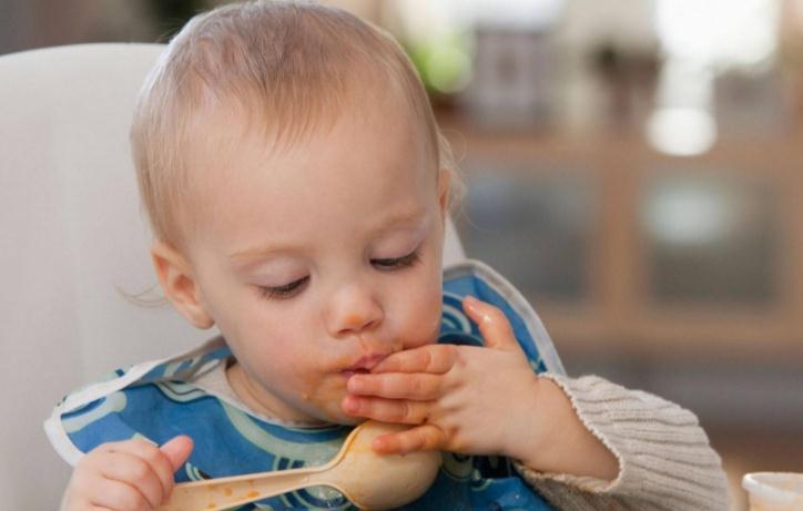 中国居民膳食指南|一岁宝宝查出肾衰竭,只因奶奶一个动作,医生:说过不能乱添加