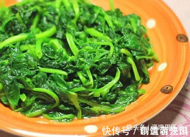 韭菜炒香菇|百岁长寿夫妻菜单：不喜主食，唯独偏爱这4种菜，养胃排毒少生病