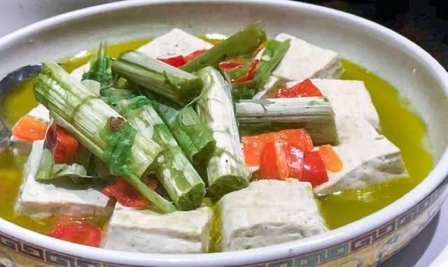 苋菜|人称“补血菜”,长在路边常忽视,根是极品中草药,记得摘回家