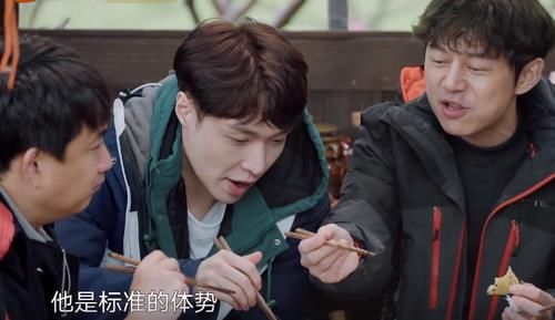 张艺兴|张艺兴录制《向往5》做私事导致晚睡晚起,是敬业?还是失德?