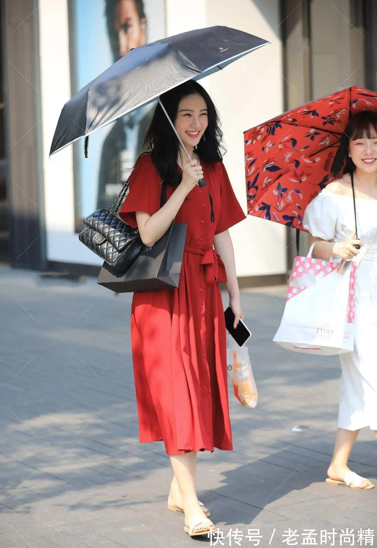 红色|红色连衣裙穿出浪漫柔美的感觉, 皮肤白皙的女孩穿上很好看