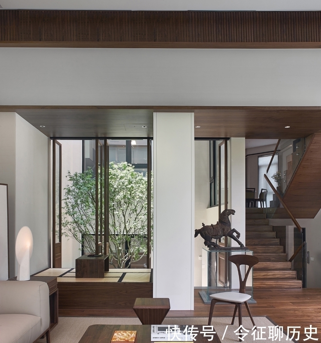 房门|设计师真聪明,卧室房门这样设计,面积顿时增加一倍