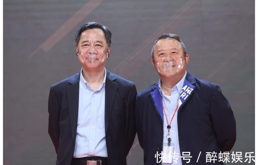 王菀之重返TVB，奉旨和鄭裕玲主持新綜藝，開工前盡享二人世界