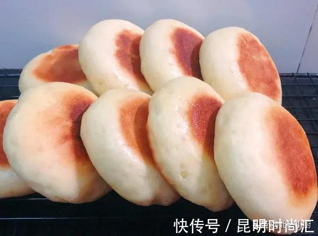 电饼铛|烙饼总发硬，记住3个要点，不干不硬，关键还香软多层