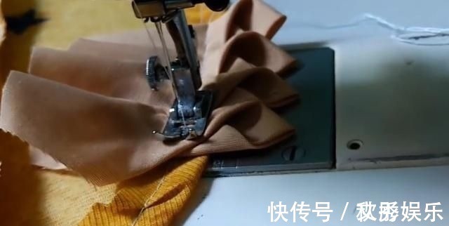 旧衣服扔掉太浪费了,天才主妇把它做成垫子,坐着舒服又省钱