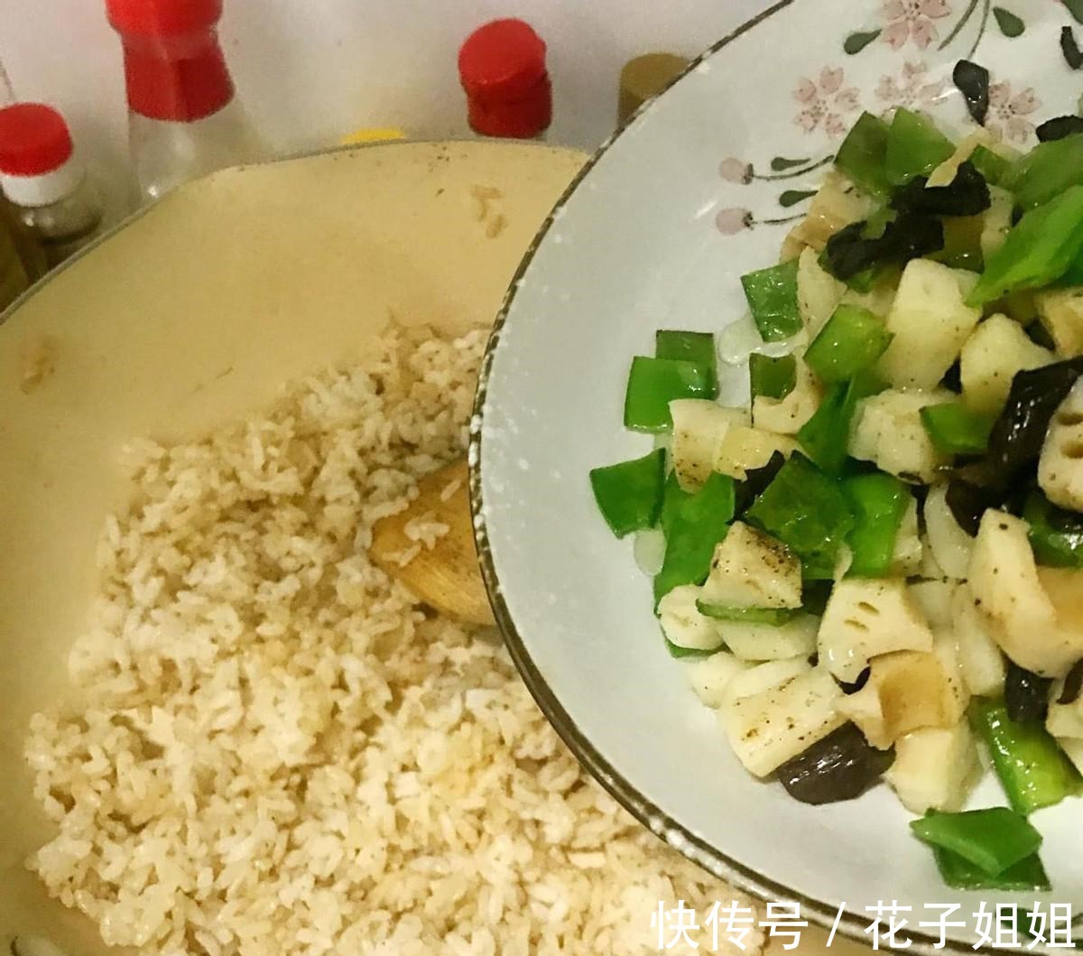 食材|好吃到流泪的别样蛋炒饭,食材丰富,好吃还好看!