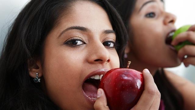 冬病夏治|痛风患者,一些常见水果若能少吃,有效稳定痛风,悄悄降尿酸