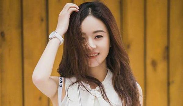 黄晓明|赵丽颖在《中餐厅》主动拉客,内在的修养和温柔的语气你不得不服