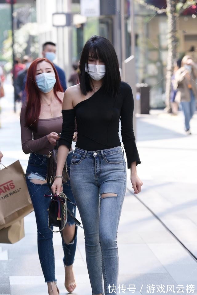 装扮 活力满满的打底裤装扮潇洒有气质，展现女人的娇美，时尚精致！