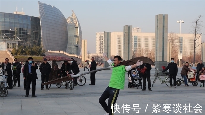 博物馆|再遇菏泽大刀传人,3岁习武,160斤状元大刀如臂使指