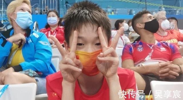玩偶|全红婵晒新礼物!跳水裁判送的新玩偶“绿乌龟”,把红姐开心坏了