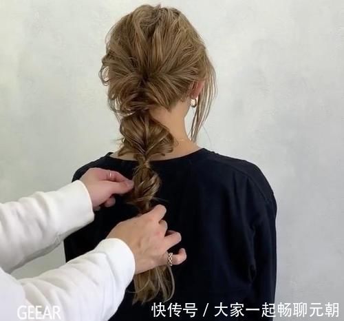 长发披肩|冬日造型不想长发披肩这么累赘?3款特色低马尾马上学起来!