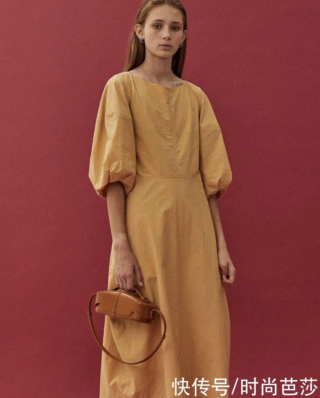 驼背女孩，如何穿出气质感？