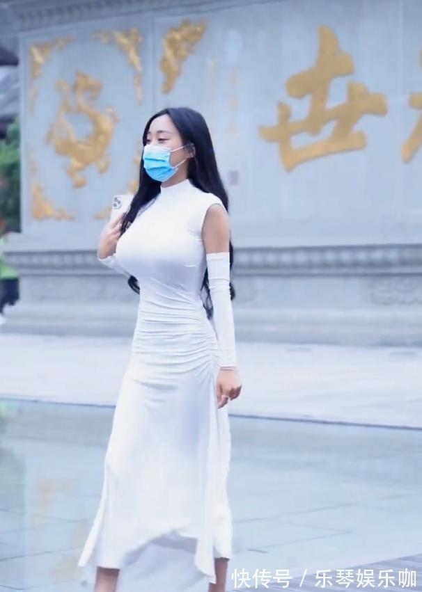 气质 健美裤穿搭更加贴合身形,展示自己优美的身材