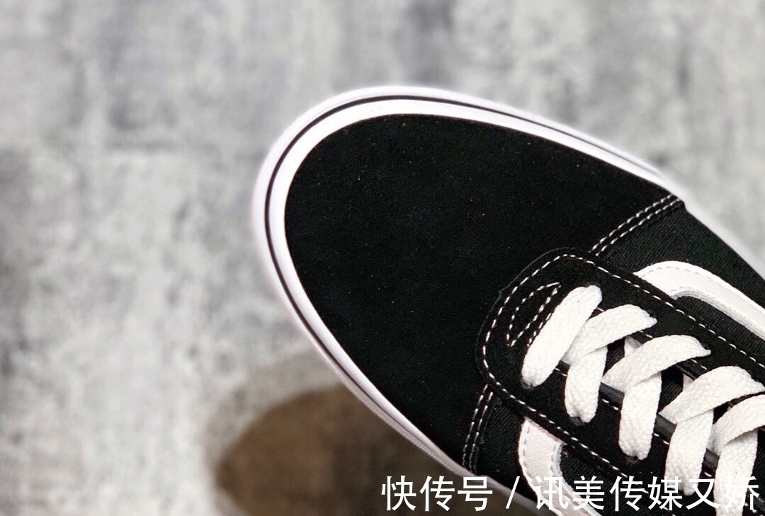 vVans 运动休闲系列 Ward 新款硫化板鞋