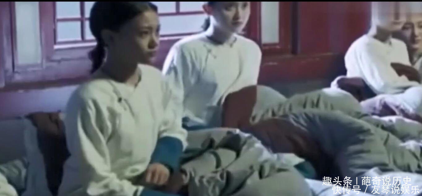 宫女|清朝宫女睡觉,为何不能平躺只能侧卧否则会被打醒重睡