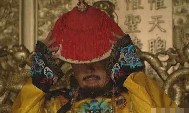 圈禁|《雍正王朝》康熙决定圈禁老十三胤祥时,为什么把帽子摘了又戴上,说明什么