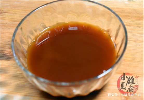 农村宴席茄子做法，老厨师不加复杂调料，软糯入味，比吃肉都香