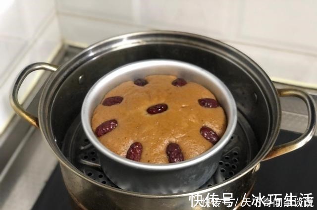 红糖|红糖发糕有弹性，不粘牙有诀窍，别光用面粉，加点它，一次就成功