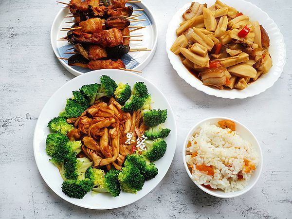 三个人的午餐,三菜一汤,简单而丰富,第一道香而不腻,孩子喜欢