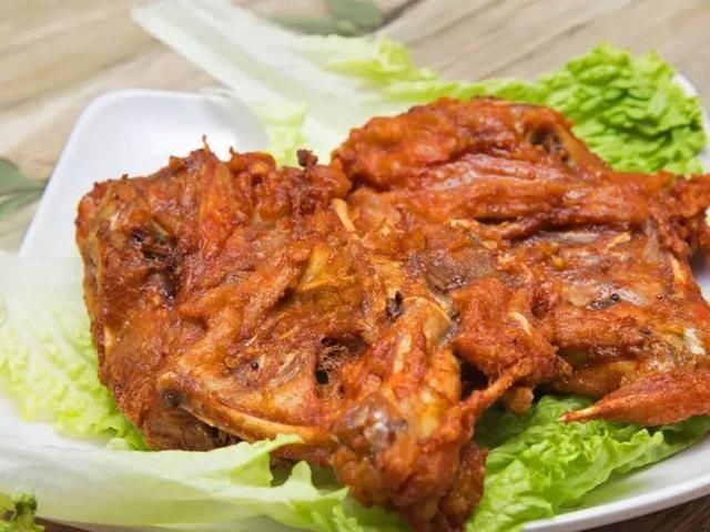 鸡的这个部位被南方人丢掉,却在北方人夜市成为抢手货,供不应求