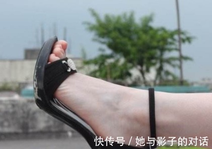 细高跟鞋 细高跟鞋可以有很多不同的变化, 展现优雅范儿!