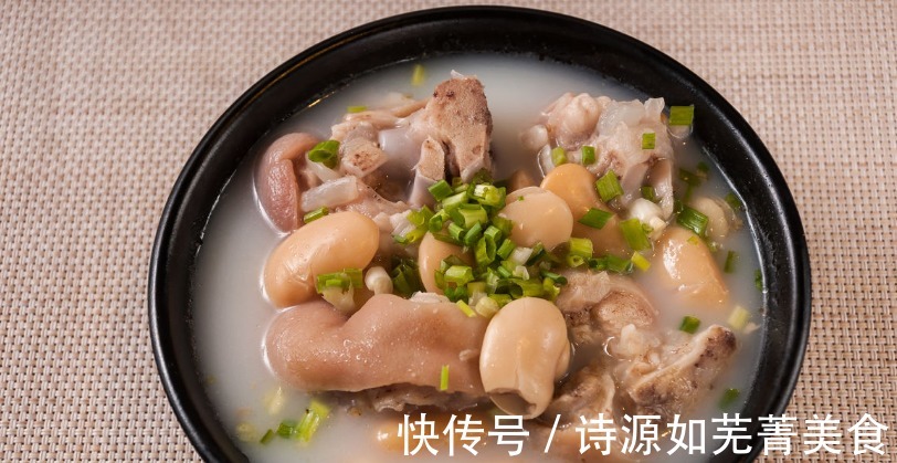 炖猪蹄有讲究，掌握“1个技巧”，猪蹄炖得软烂不腥，香味浓郁！