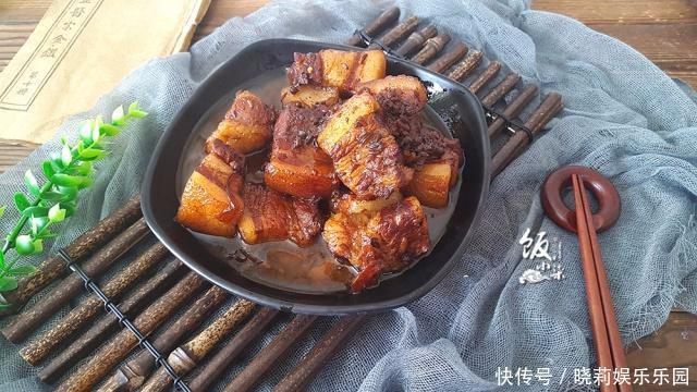 它是“天然染色剂”,卤肉的时候加2颗,颜色就特别鲜亮诱人