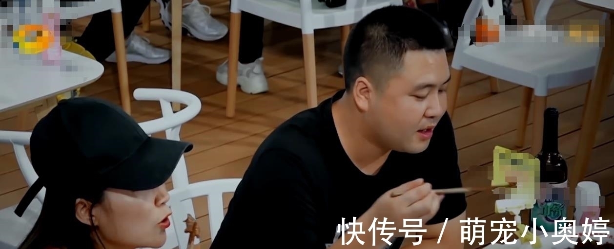 《中餐厅》张亮做糖醋排骨！却被顾客表情露馅？网友：不好吃直说！