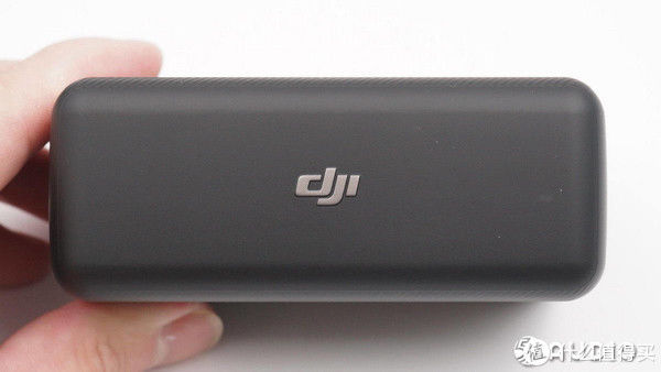 dji|大疆 DJI无线麦克风拆解，内置14小时音频存储，采用赛维电池充电管理器