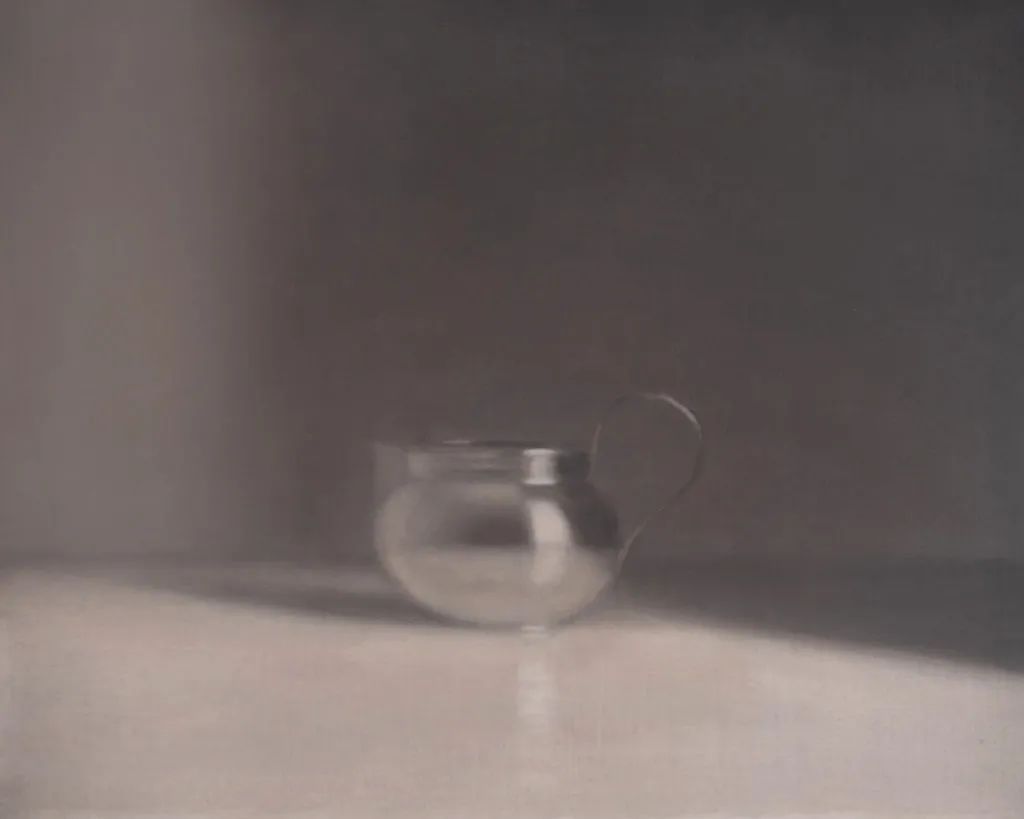 孤独感#柔和的光影和质感,她的静物画散发着一种孤独感!