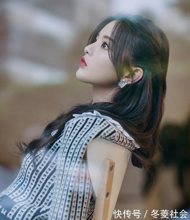 楊超越綜藝路透曝光,嘟嘴賣萌樣樣在行,同期錄制嘉賓才是亮點