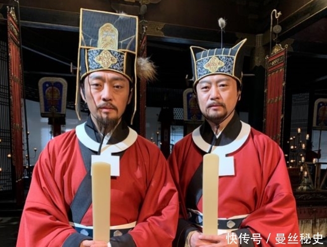 为何宋朝官服的脖子上有个白圈?并不是为了美观,别被电视剧骗了