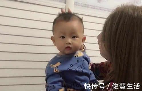 怀疑人生|“不着调小姨”忽悠娃火了,一脸淡定的娃硬是被“哄哭”了