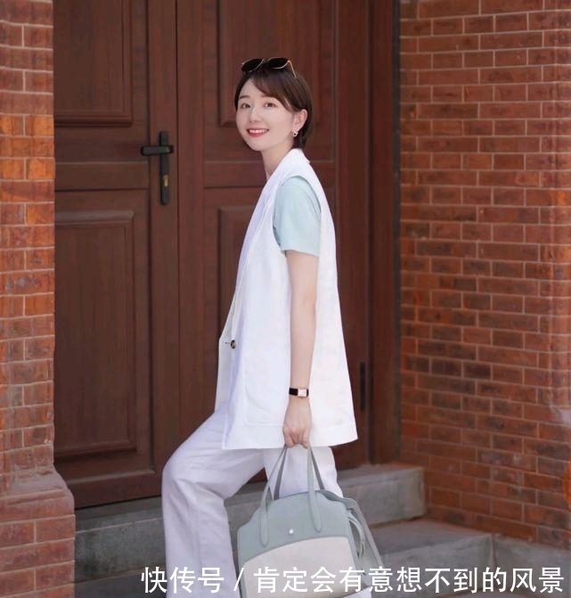 时尚博主|女生的服装穿搭要讲究,极简的穿搭风格更有时尚感,精致又高级