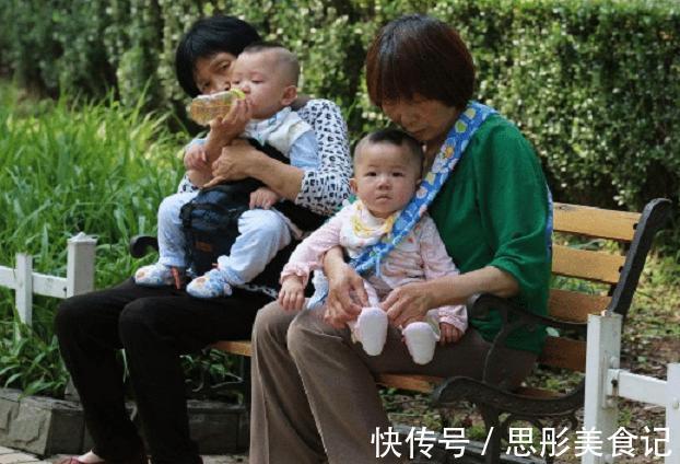 喂奶|“我在喂奶，公公在一旁逗娃”，25岁宝妈哭泣自述：无法阻止