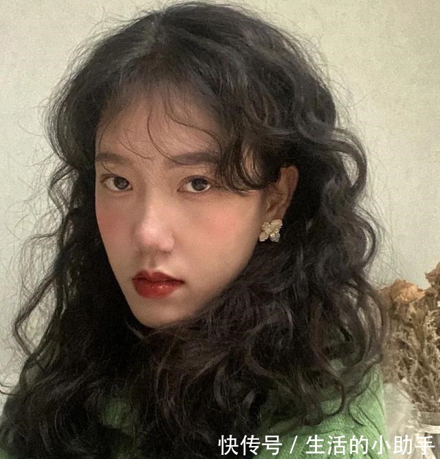 羊毛卷 女生显老的2个发型,千万别再留了!