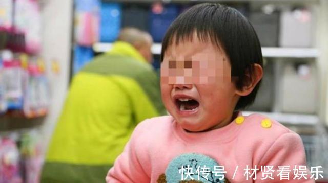 超市|孩子先喝饮料后付款,商家却要求10倍赔偿,妈妈的回答引众人称赞