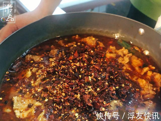 水煮肉片的正确做法肉片要大,辣椒要自己做,最好把豆芽换掉