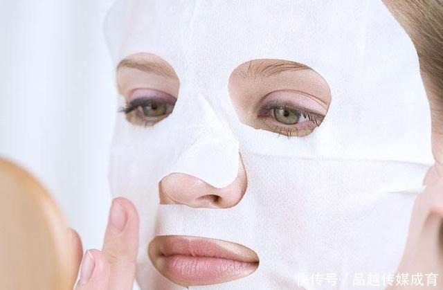 精华|敷面膜时，面膜里面的那张塑料纸别扔了，其实它的用处比面膜都多