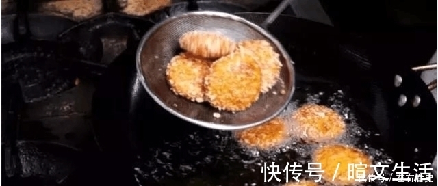 婆婆教我用这个方法做的南瓜饼，不粘手不粘锅，营养丰富口感软糯