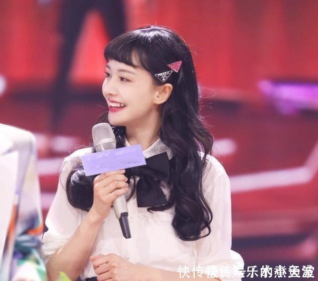 重回 郑爽重回追光学院,与哥哥们互动却遭无视,发文含两层真正用意