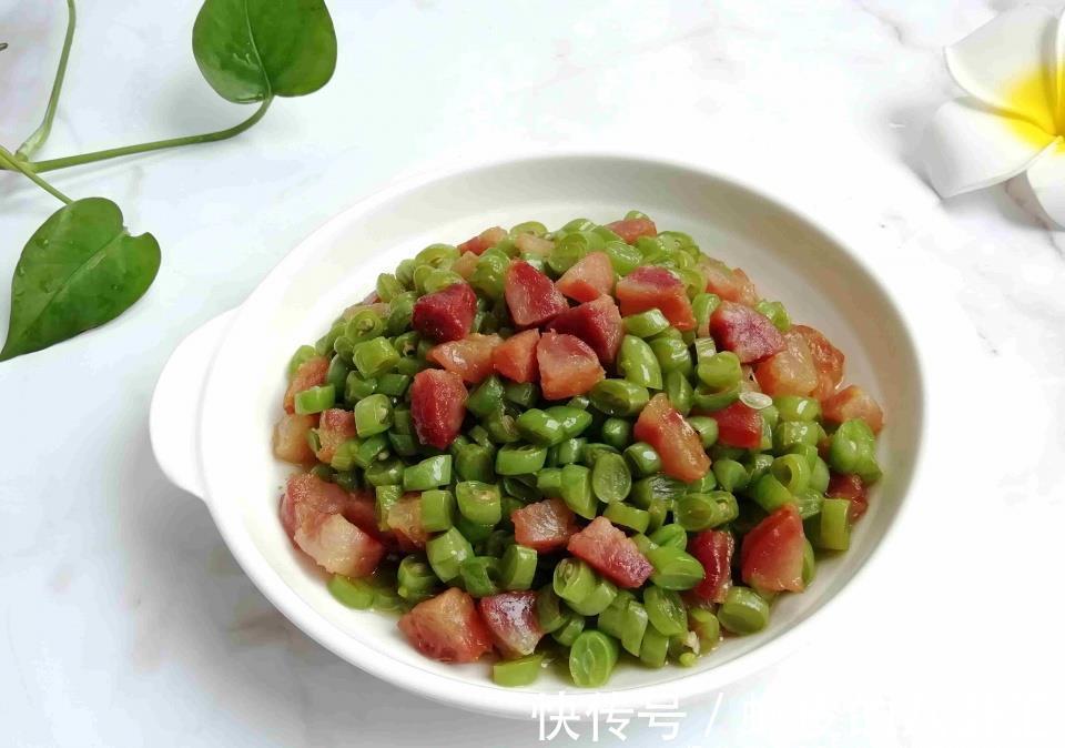 牛奶|蔬菜中的补钙冠军,钙是鸡肉7倍,比牛奶易吸收,老人孩子要常吃