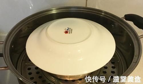 甜点|是蒸出来的蛋糕，不用烤箱，简单易做有营养，是我们全家都爱吃的一种甜点